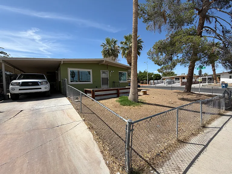 909 Elko Way — Photo 2