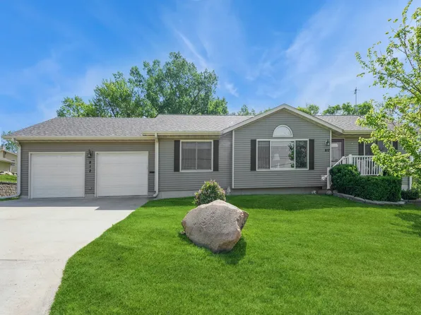 812 W 2nd St S, Newton, IA 50208