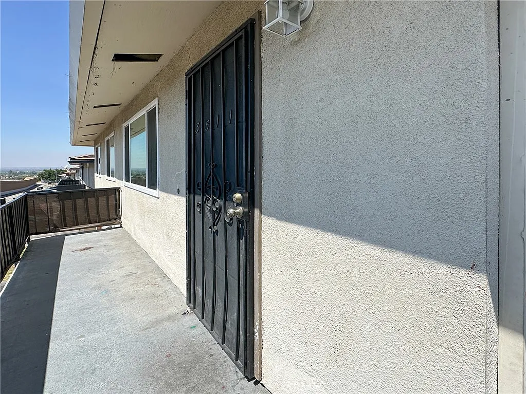 2 bed, 780 sqft, $1,980 — Photo 2