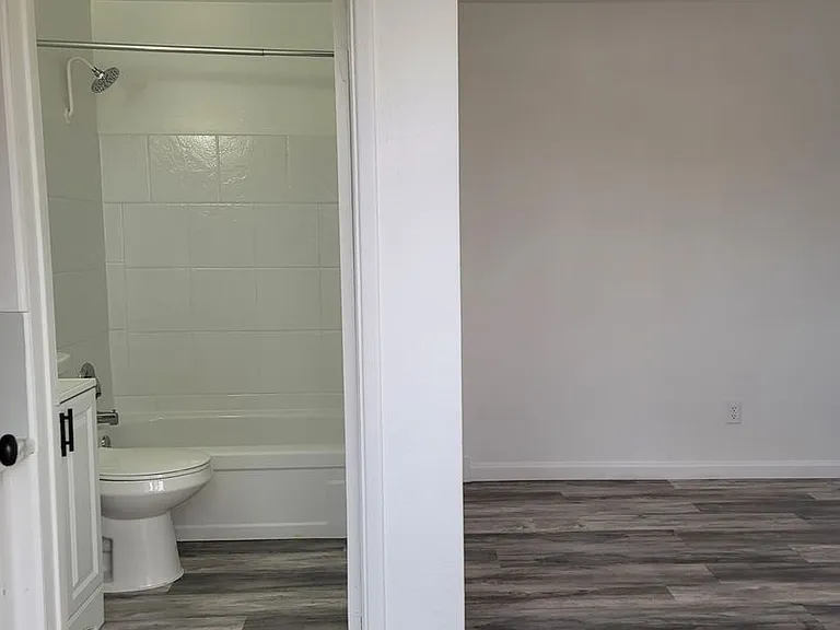 108 E Coogan Dr — Photo 8