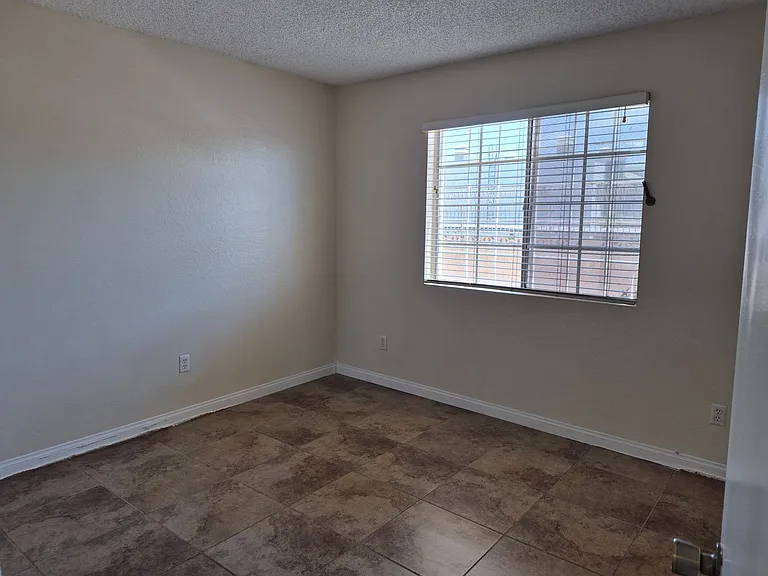 2664 Bryandouglas Dr #B — Photo 7