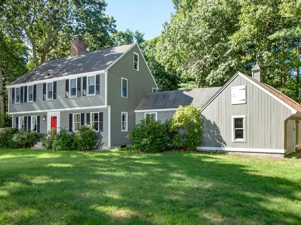 62 Flint Locke Dr, Duxbury, MA 02332