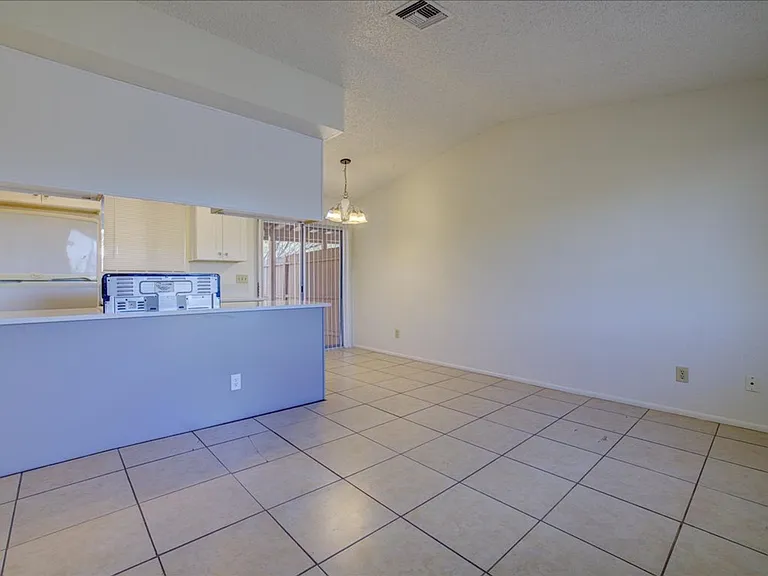 329-335 E Alturas St — Photo 4