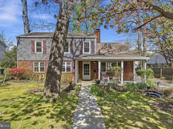 7216 Tod St, Falls Church, VA 22046
