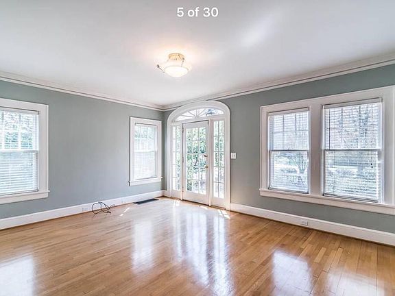 5th image of 800 E Morningside Dr NE APT B