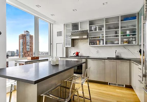 4th image of 200 Chambers St APT 29B
