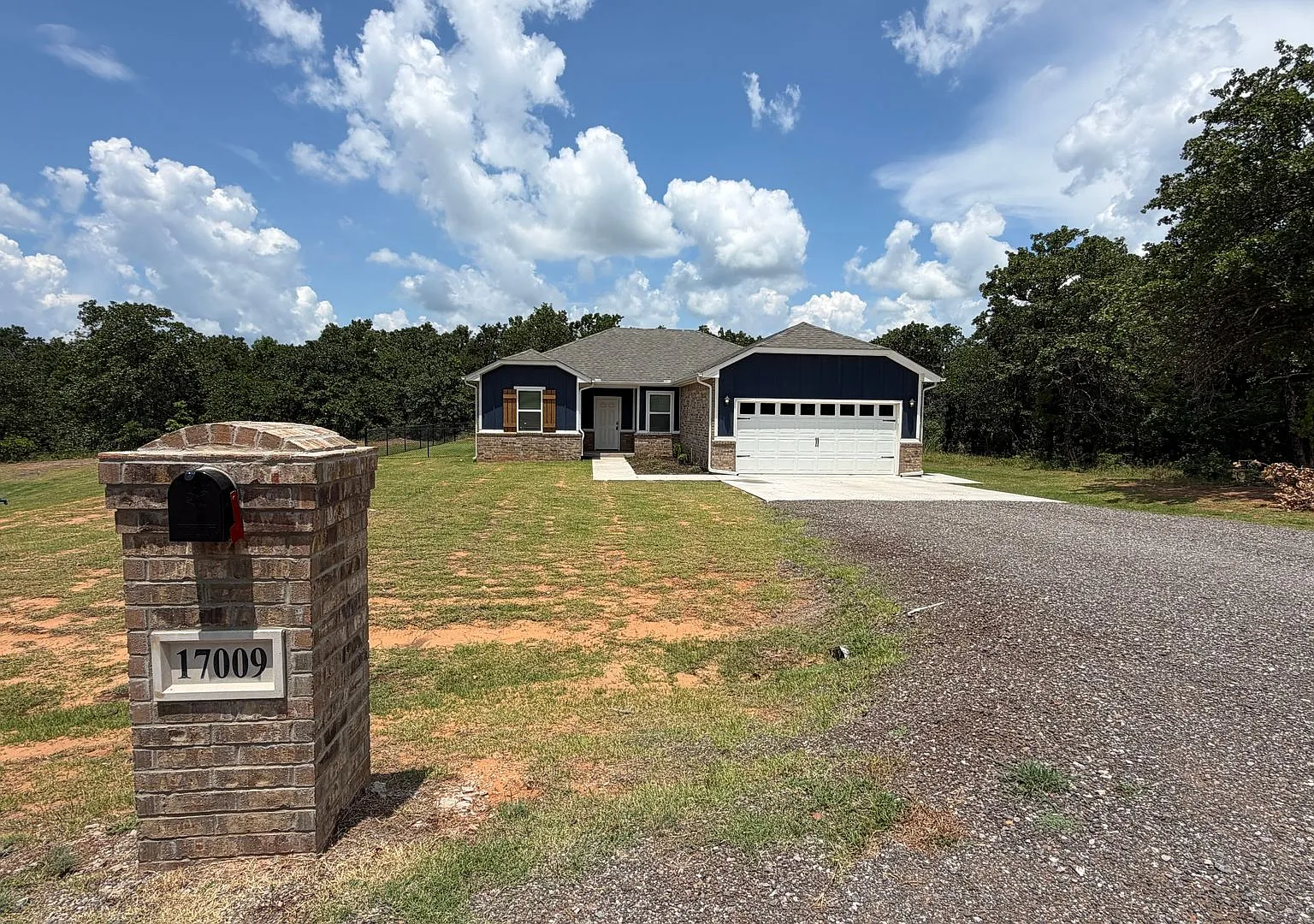 Beautiful 3 Bedroom, 2 Bathroom Home on a 2.14 Acre Corner Lot! — Photo 1