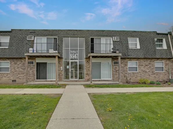 8547 W 102nd Ter APT 311, Palos Hills, IL 60465