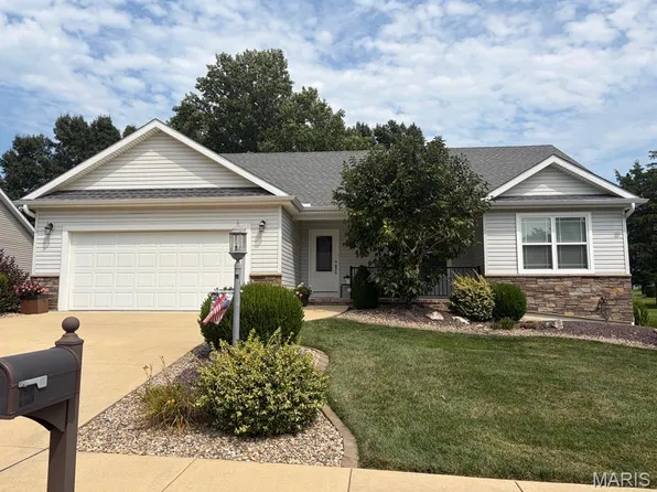 6409 Winter Ct, Godfrey, IL 62035