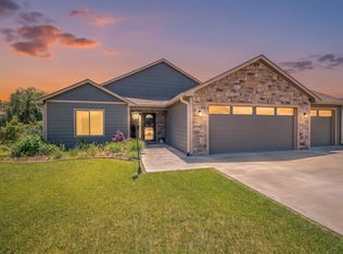 8892 Regina Ln, Manhattan, KS 66502