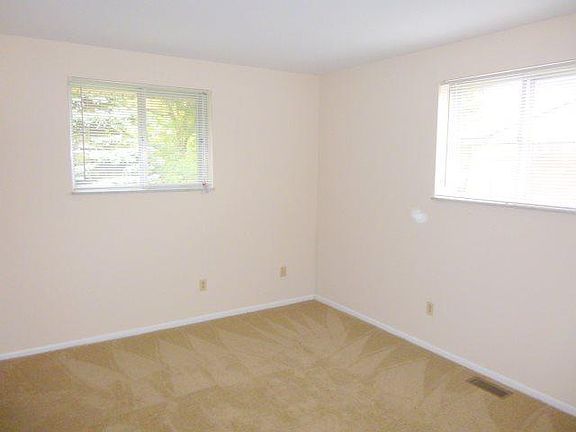 4th image of 2534 Highwood Ln
