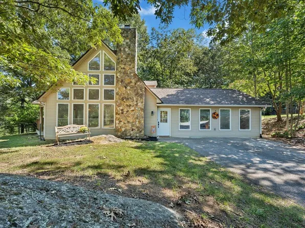 80 Dixon Dr, Hardy, VA 24101
