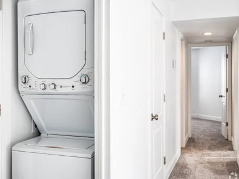Westgate Village Apartments — Photo 7