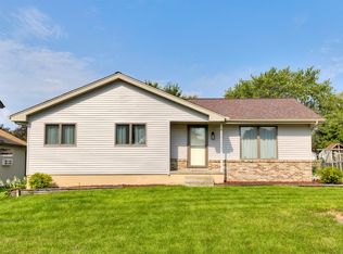 210 11th Ave NW, Altoona, IA 50009