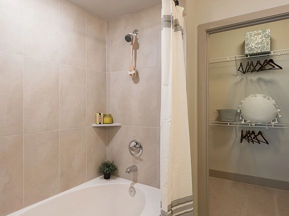 4th image of 2613 Rogers Ave #1083