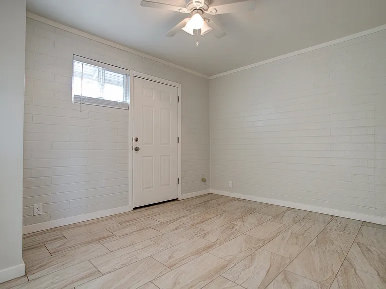212 E Jones Ave #8 — Photo 13