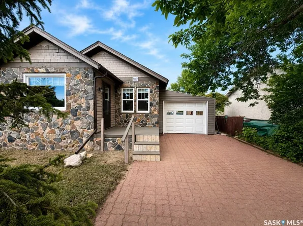 107 4TH Avenue N, Lucky Lake, SK S0L 1Z0