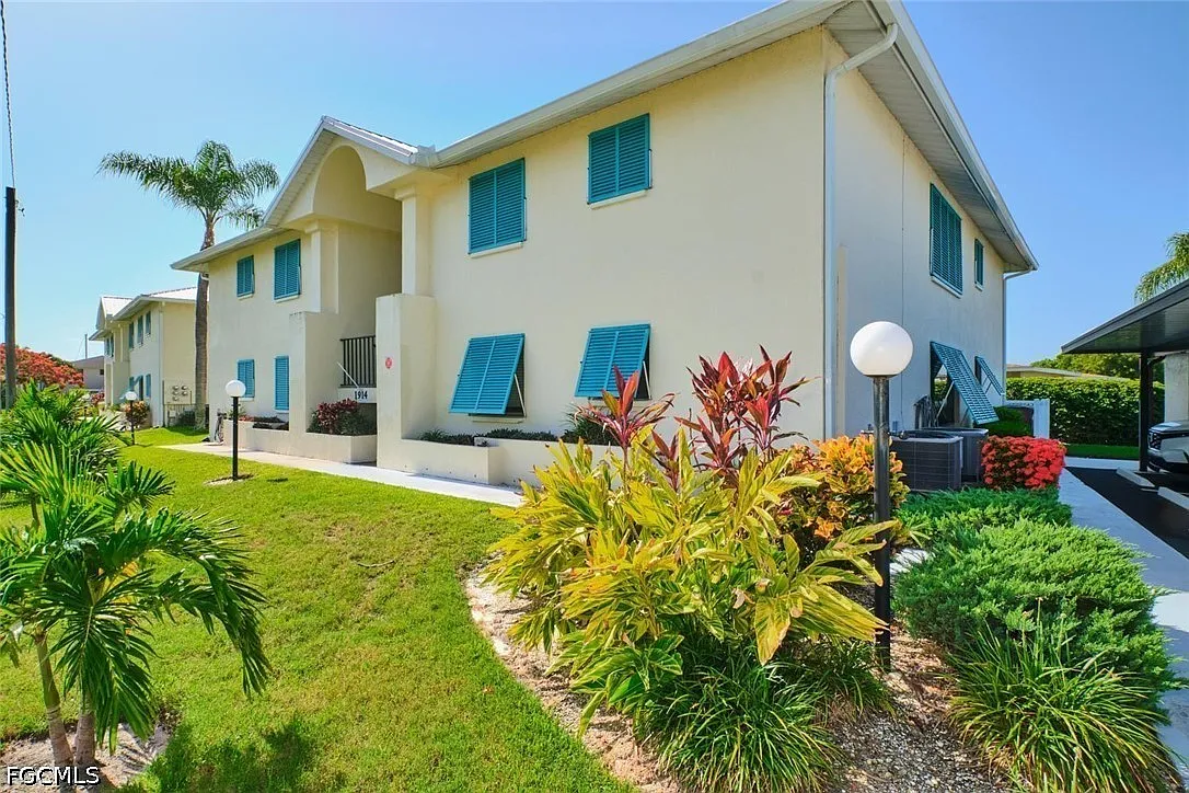 2 bed, 2.0 bath, 1193 sqft, $1,675 — Photo 1