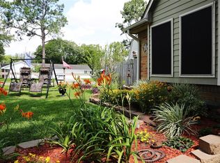10801 Collingswood Dr, La Porte, TX 77571