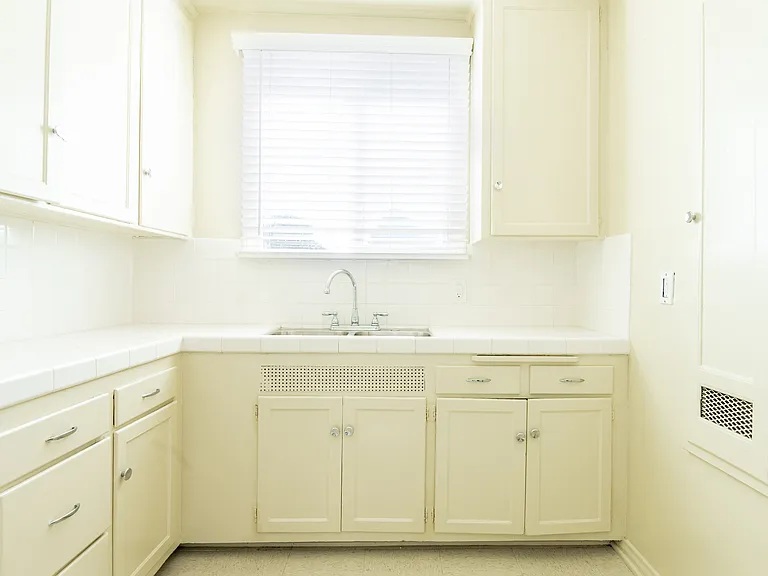 309 N 1st St #1/2 — Photo 18