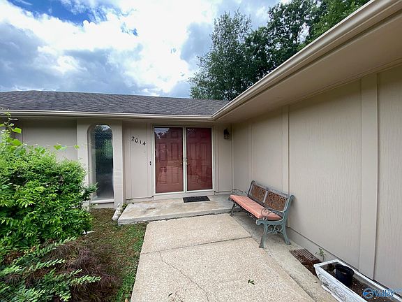 3rd image of 2014 Wrenwood Dr SE