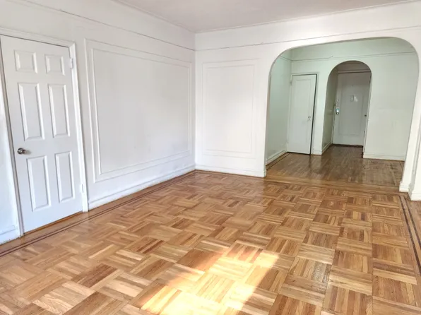 754 Brady Avenue image 3 of 12