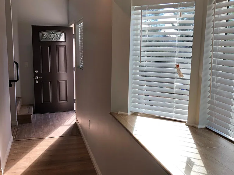 5250 1/2 Briggs Ave — Photo 2