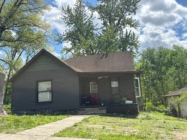 908 E Madison St, Riverton, IL 62561