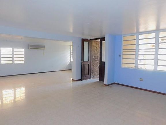 FRONT LIVING AREA