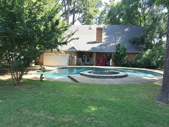 5th image of 10110 Thornwood Dr