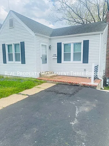 3208 Dix Ave Photo 1