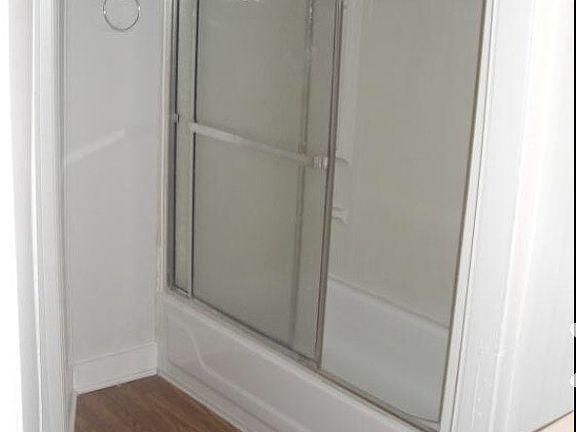 4th image of 710 Hambrick Ave APT 3