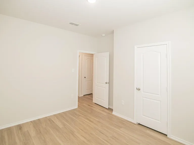 100 Mia Ln — Photo 19