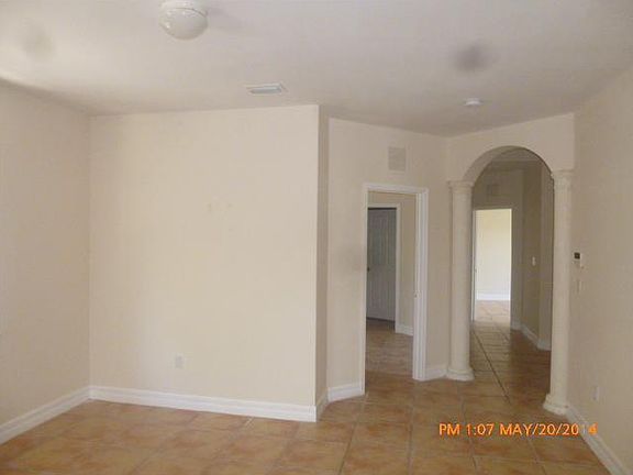 Entrance/Living