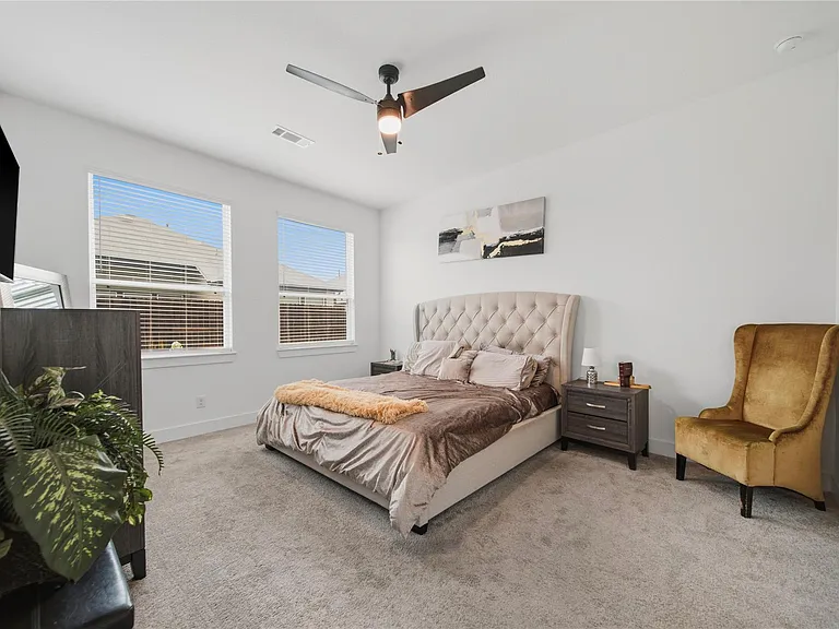 4512 Bartagrass Dr — Photo 16