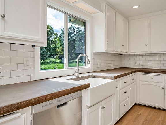 4th image of 18403 Kentwood Place