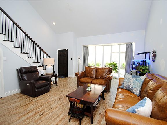 5th image of 2006 Potomac Dr APT B