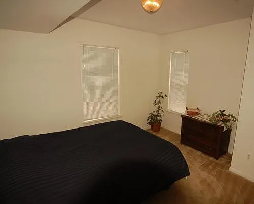 1222 Joyce Ln — Photo 2