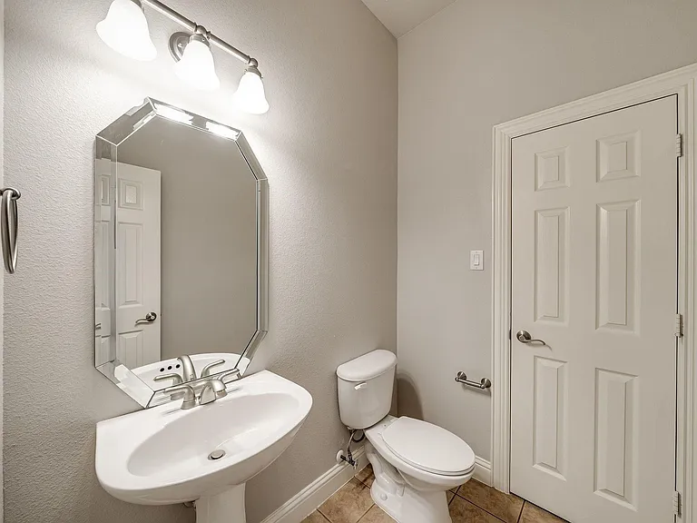 5836 La Vista Dr — Photo 23