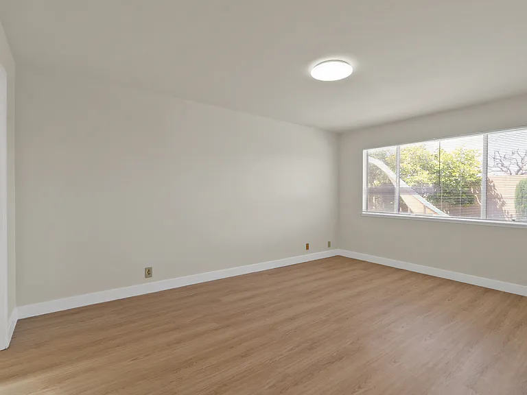 8801 Monterey Cir — Photo 9