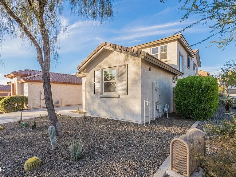 7364 W Palo Brea Ln — Photo 3