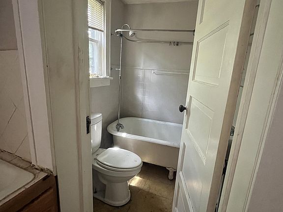 3rd image of 4937 Walsh Ave #1
