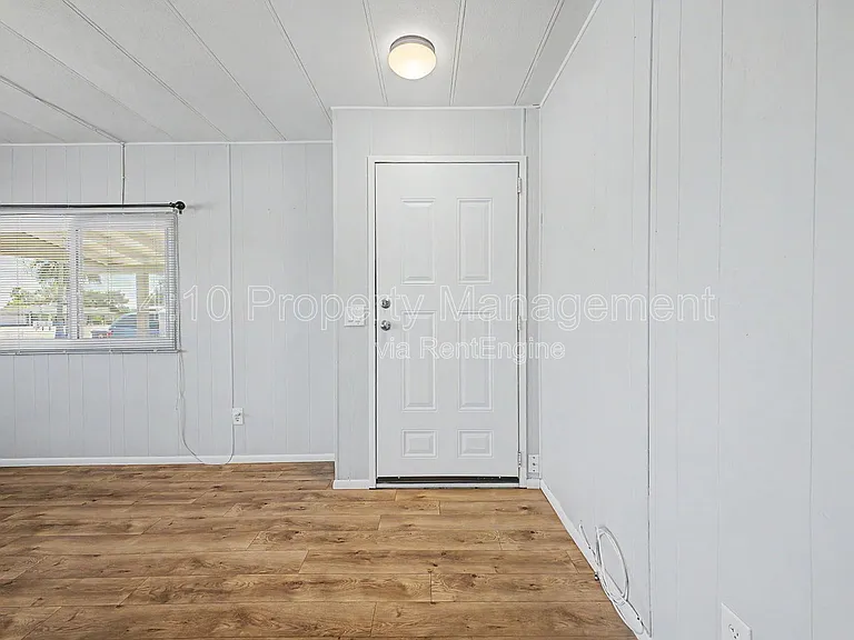 462 S 80th Pl — Photo 8