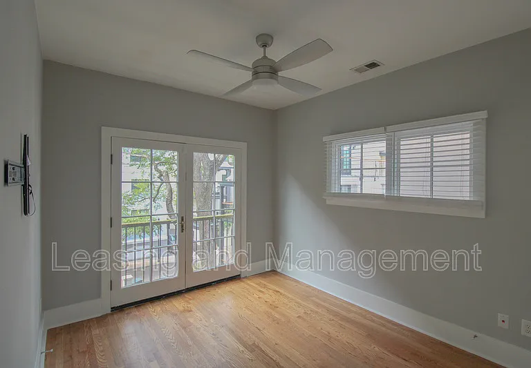 13 Corinne St — Photo 15