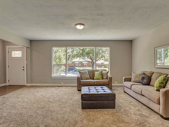 3rd image of 2892 S Devereaux Way