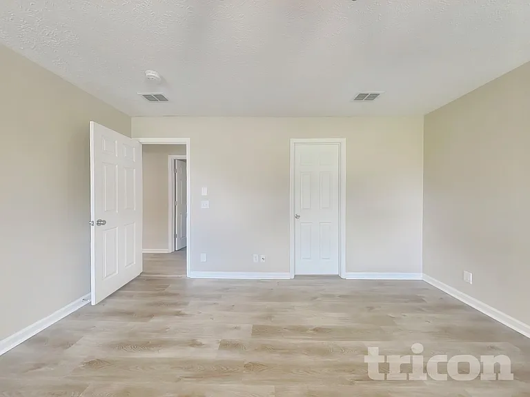 4480 Frost St — Photo 6