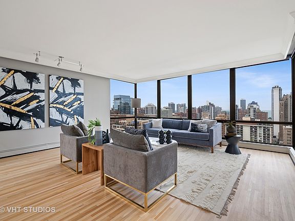 4th image of 100 E Bellevue Pl APT 25E