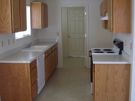 Kitchen to Laudry Room