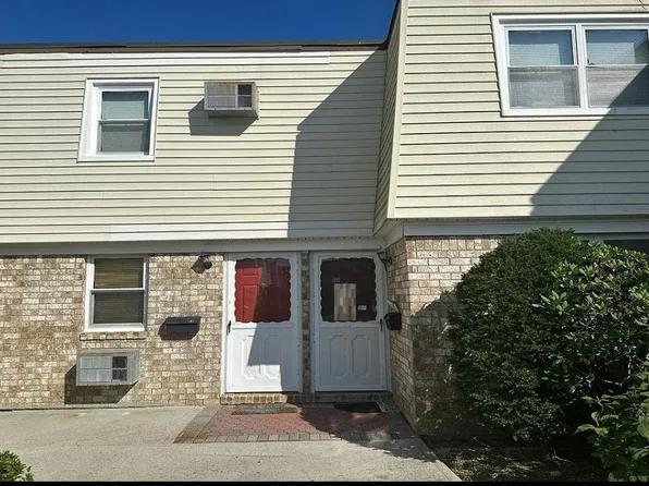 15 Harrison Ave #60G, Amityville, NY 11701