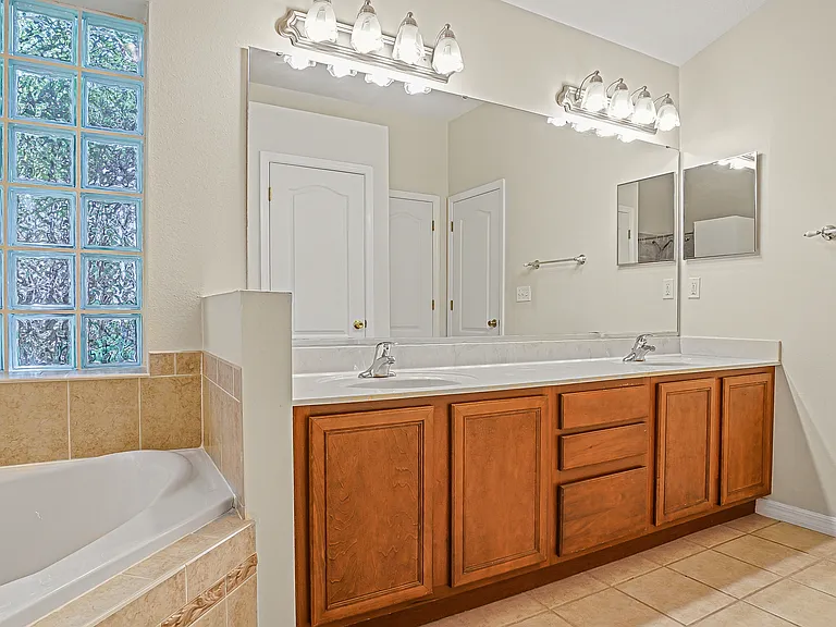774 Princeton Dr — Photo 31